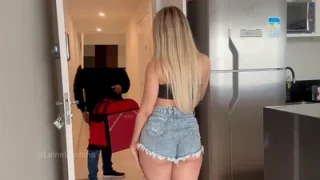 Flagra real Laine Cordeiro filmou foda com entregador