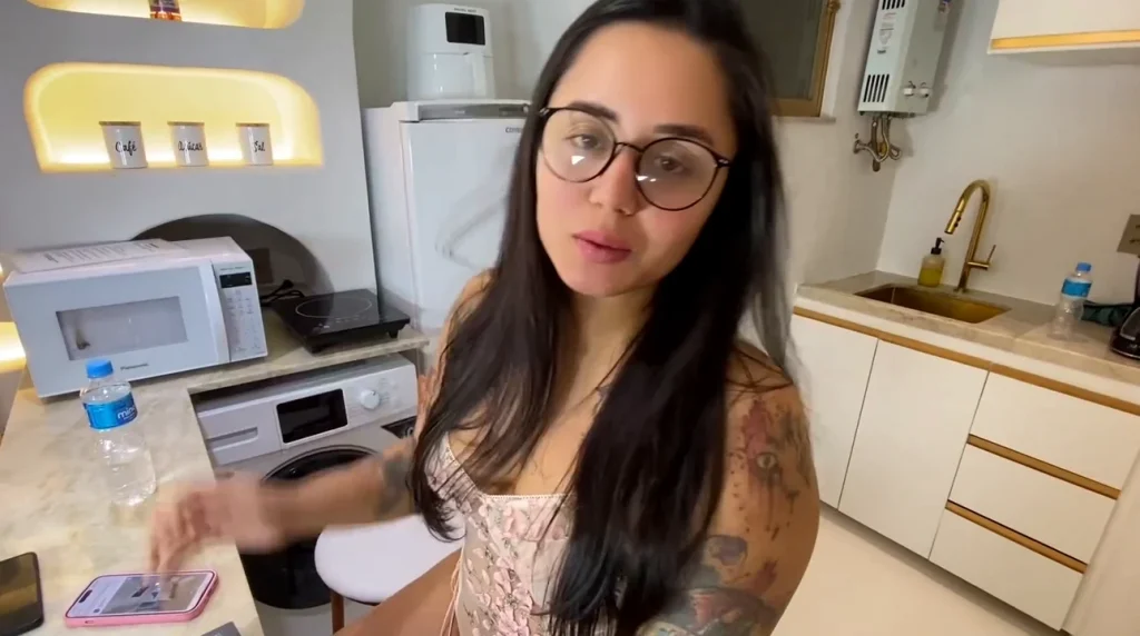 Kah Dantas de lingerie