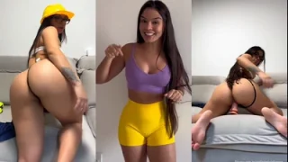 Kellyta Tharsys pelada enfiando uma rola enorme na buceta gostosa